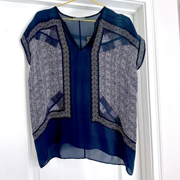 Vince Navy/White Silk Top. XS - Picture 2 of 8